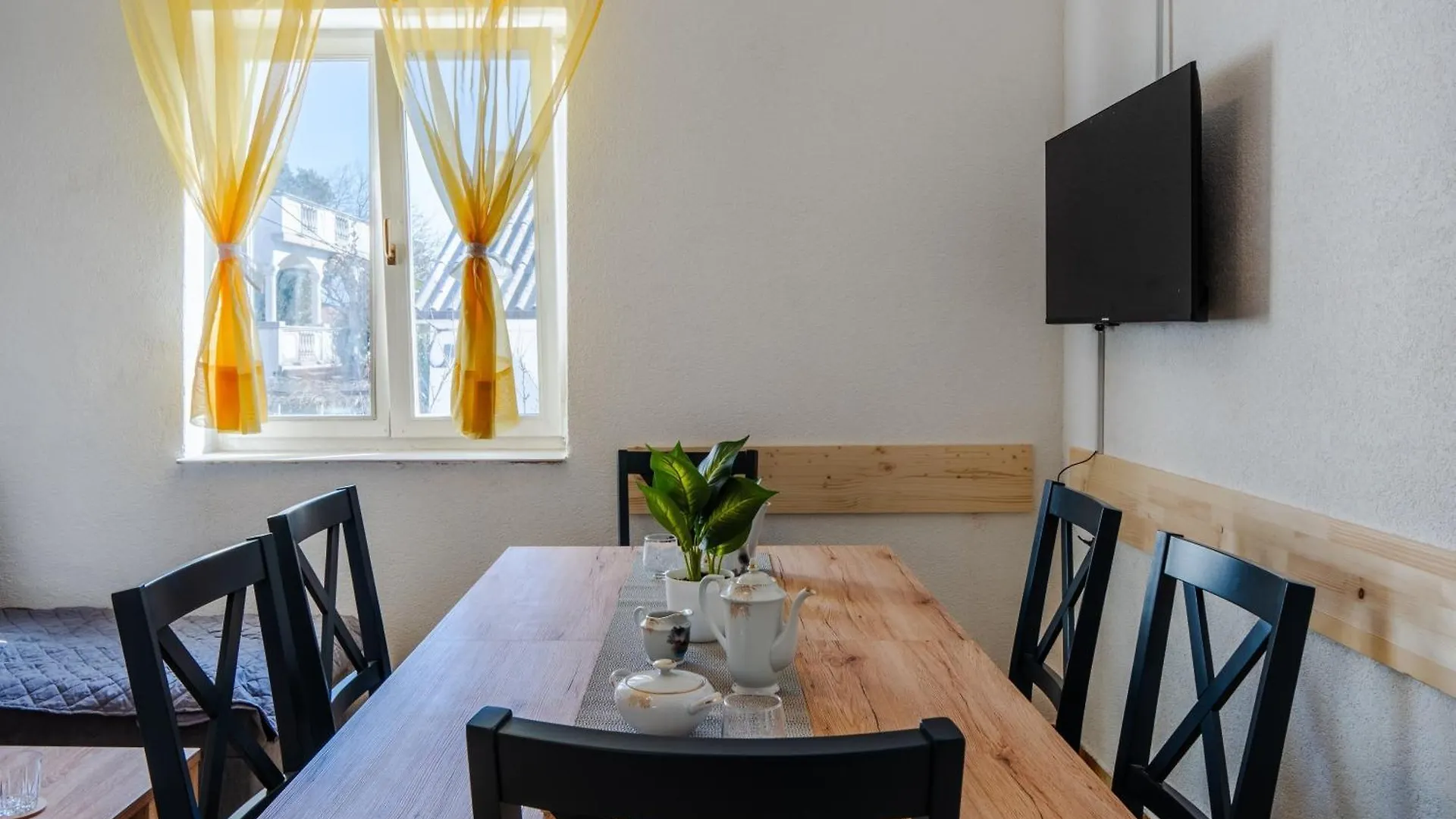 Apartment Floreani Vir 0*,