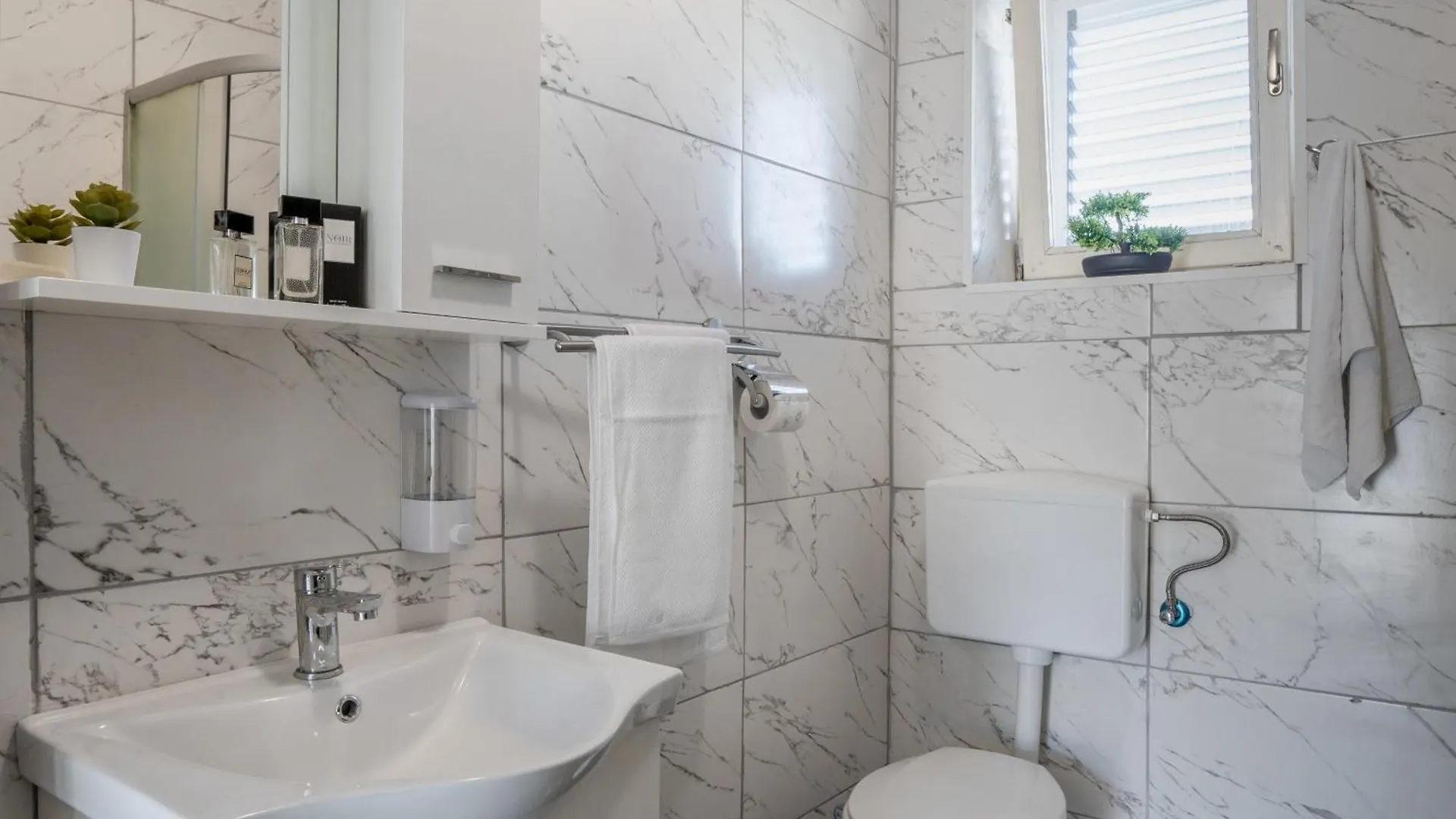 Apartment Floreani Vir Croatia