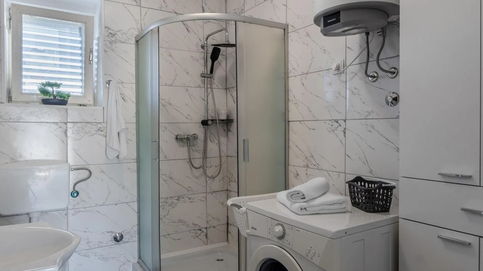 Apartment Floreani Vir