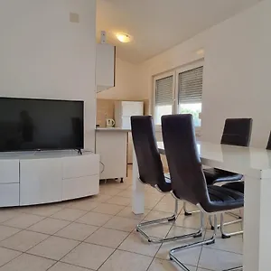 Apartament Bagić, Vir